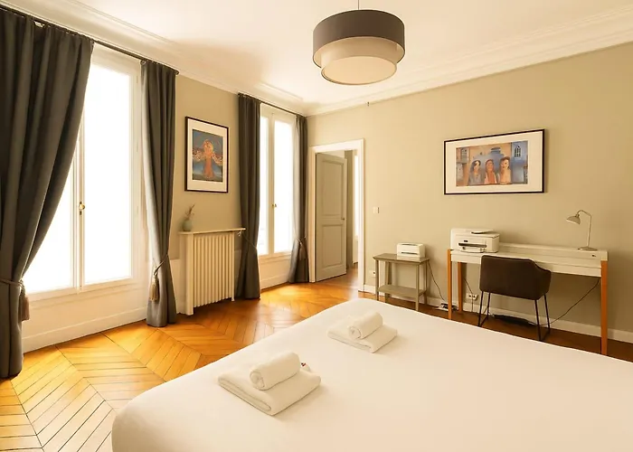 Luxurious In The Heart Of 아파트 *